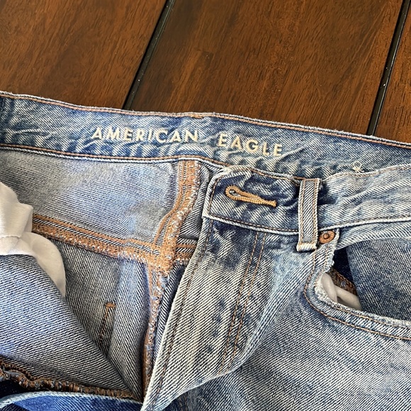 American Eagle Ripped Jeans - Picture 7 of 8